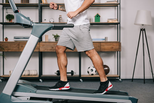 Treadmill for Weight Loss: 3 Applications for Maximum Calorie Burn
